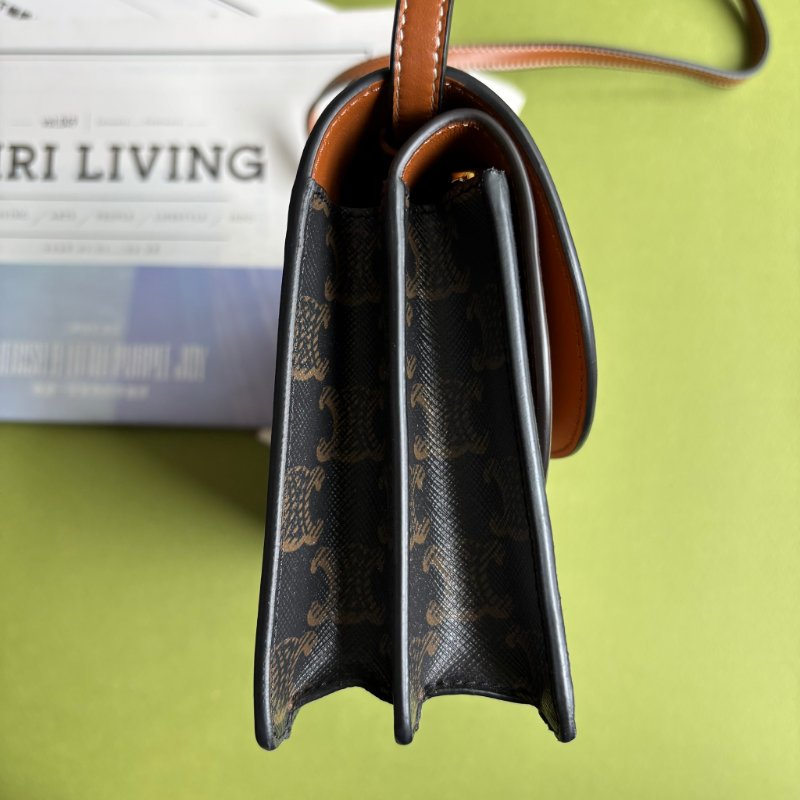 ::CELINE:: Triomphe strap WOC 經典凱旋門老花雙層斜背包-4