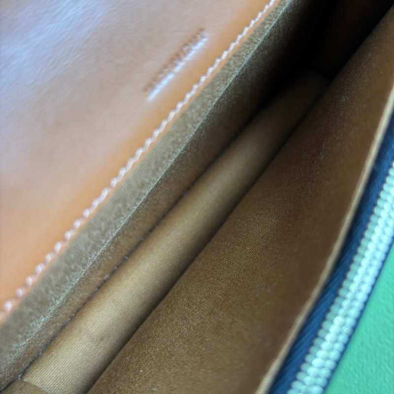 ::CELINE:: Triomphe strap WOC 經典凱旋門老花雙層斜背包-9