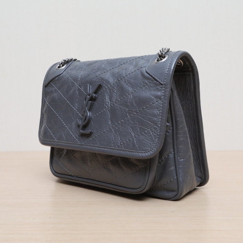 SAINT LAURENT NIKIBABY褶皺絎縫鏈條包D扣灰色牛皮灰扣肩背包-3