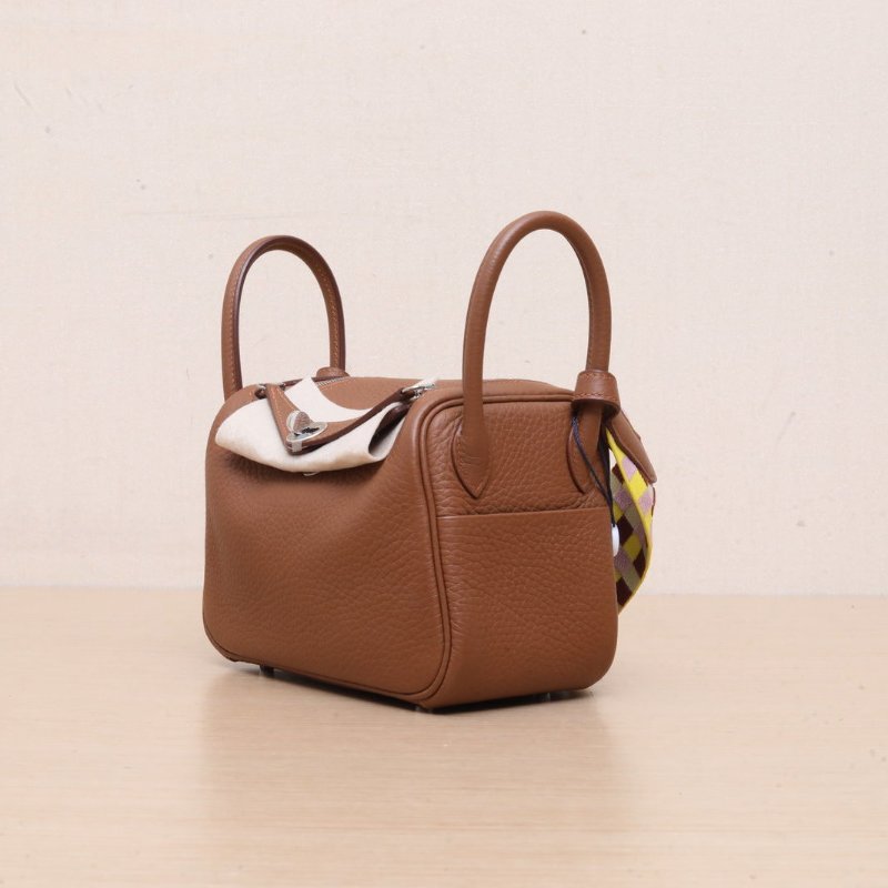 HERMES LindyMini金棕色TC皮W刻銀扣肩背包-3