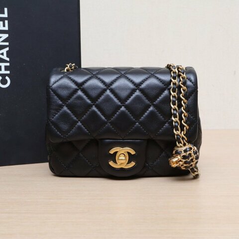 CHANEL 22SCF口蓋包方胖子黑色羊皮晶片金扣肩背包