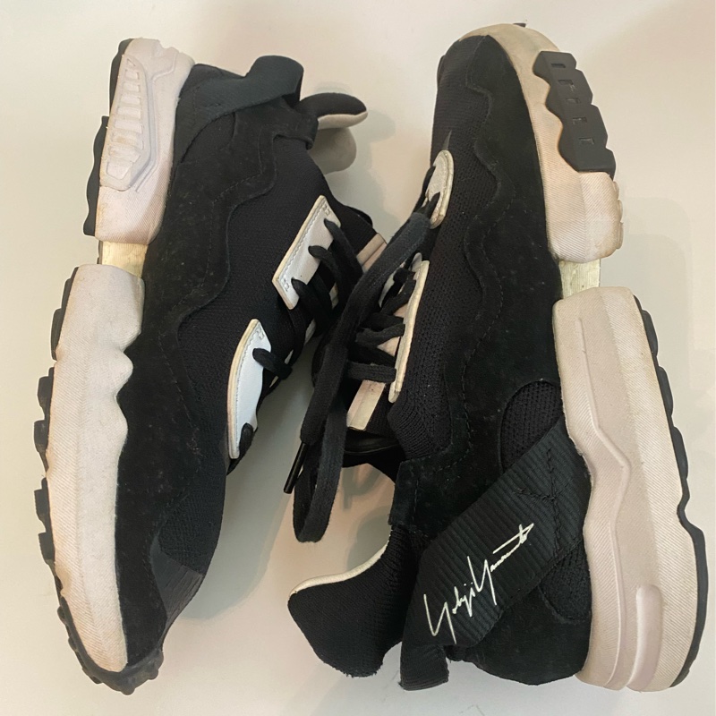 Y- 3 Trainers UK 9.5-4