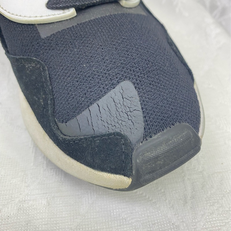 Y- 3 Trainers UK 9.5-9