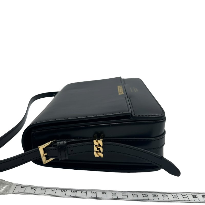【美收精品】BURBERRY 黑斜背包 C-482【隔月月中將轉賣至日本 上架期限30天】-14