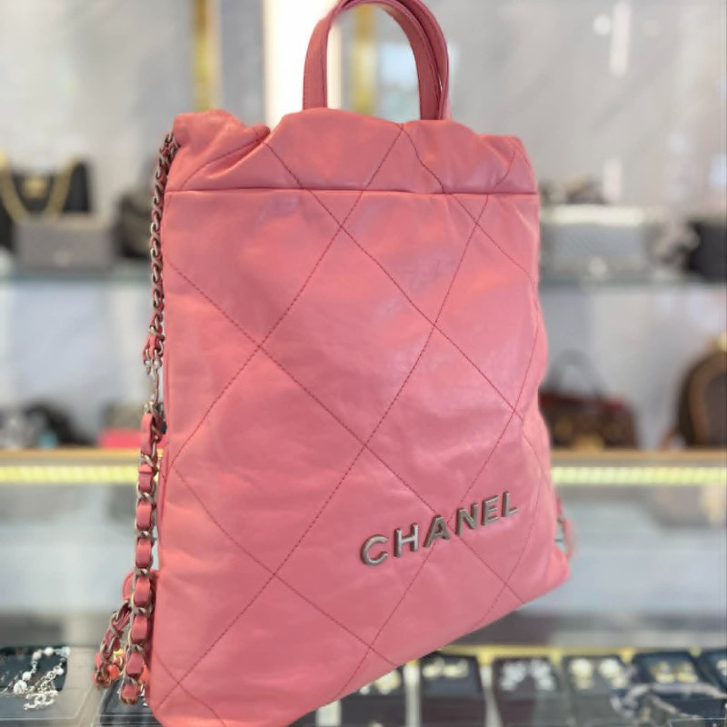 CHANEL 22 BAG粉色銀釦後背包 晶片款 小款-1