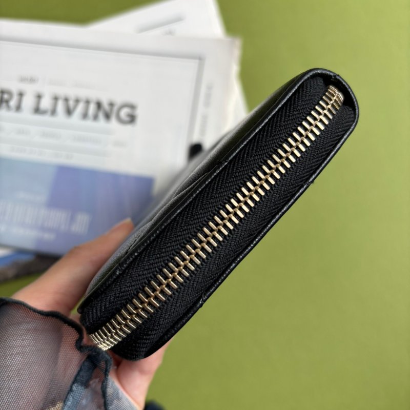 ::CHANEL:: 19系列 皮穿鏈經典雙C 黑色羊皮大菱格紋拉鍊長夾-5