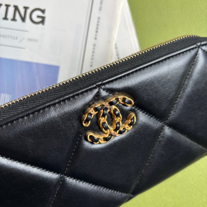::CHANEL:: 19系列 皮穿鏈經典雙C 黑色羊皮大菱格紋拉鍊長夾-6