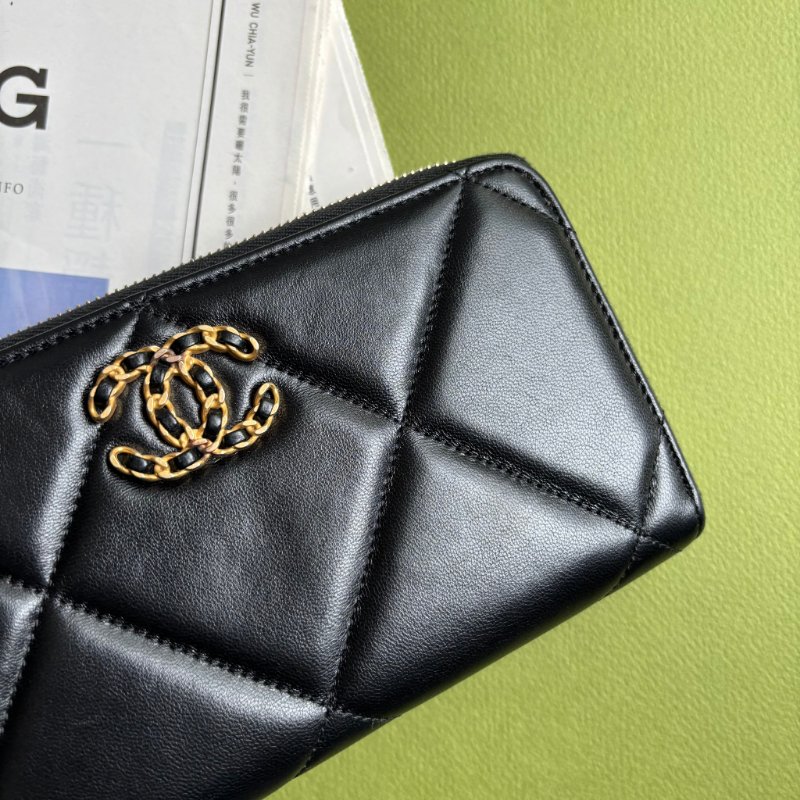 ::CHANEL:: 19系列 皮穿鏈經典雙C 黑色羊皮大菱格紋拉鍊長夾-7