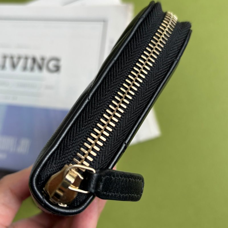 ::CHANEL:: 19系列 皮穿鏈經典雙C 黑色羊皮大菱格紋拉鍊長夾-14