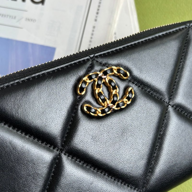 ::CHANEL:: 19系列 皮穿鏈經典雙C 黑色羊皮大菱格紋拉鍊長夾-16