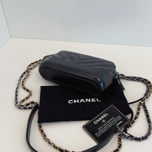 香奈兒/Chanel 黑色金扣 流浪V紋woc鏈條包-8