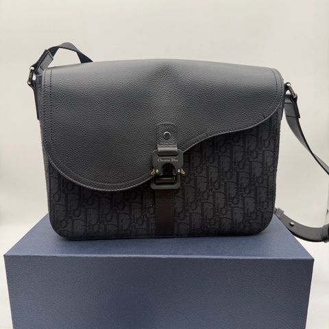 迪奧/Dior 信使包   尺寸31×23×8。附件：塵袋