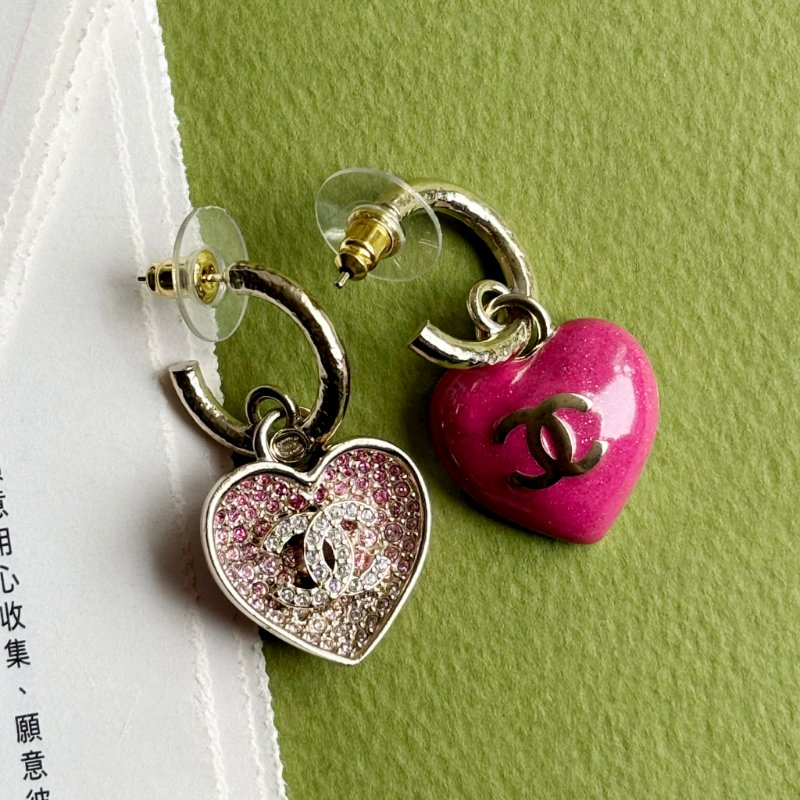 ::CHANEL:: 23P 雙C滿鑽桃粉愛心耳環 Crystal Earrings-0