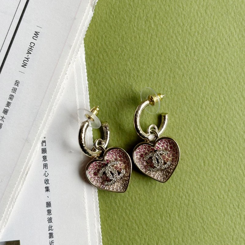 ::CHANEL:: 23P 雙C滿鑽桃粉愛心耳環 Crystal Earrings-4