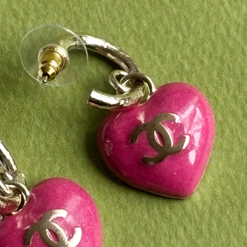 ::CHANEL:: 23P 雙C滿鑽桃粉愛心耳環 Crystal Earrings-8