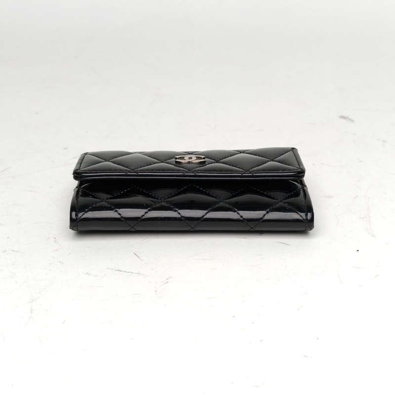 CHANEL 黑色漆皮20開銀扣CF折疊零錢包-3