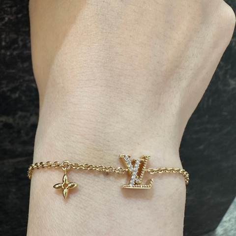 LV Iconic LV logo鑲鑽手鍊M00587