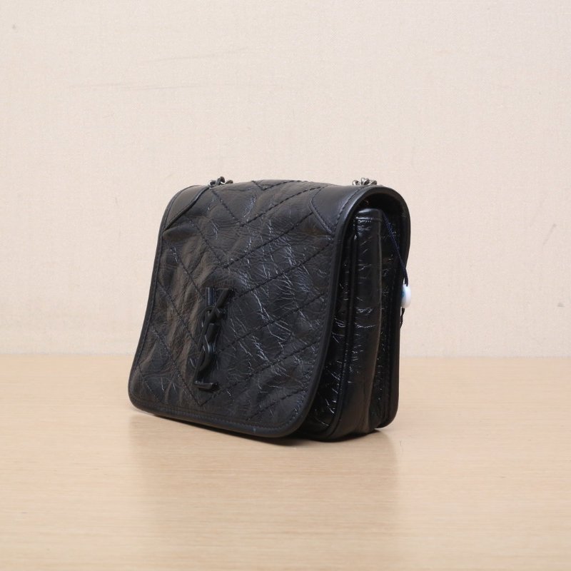 SAINT LAURENT NikibabyMini19D扣黑色牛皮黑扣肩背包-3
