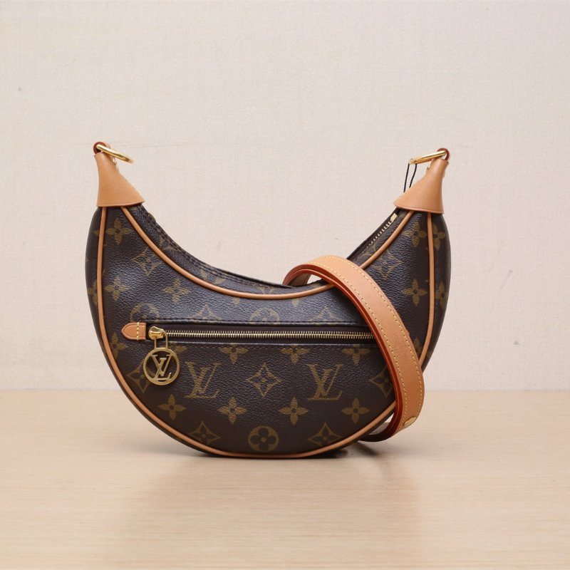 LOUIS VUITTON Loop豌豆包老花PVC金扣晶片肩背包-1