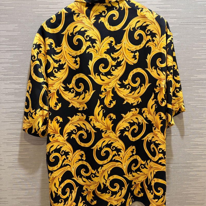 💎Han's house精品服飾💎 VERSACE 凡賽斯 頂級黑牌 巴洛克 襯衫 短袖-3
