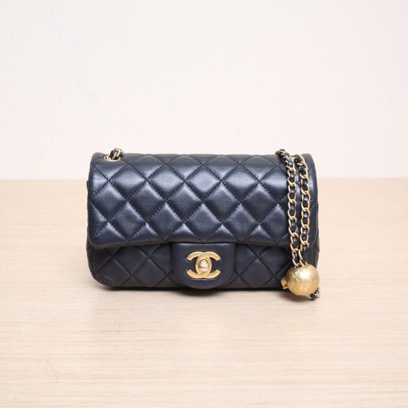 CHANEL CF口蓋包大Mini黑色羊皮30開金扣金球調節扣肩背包-1