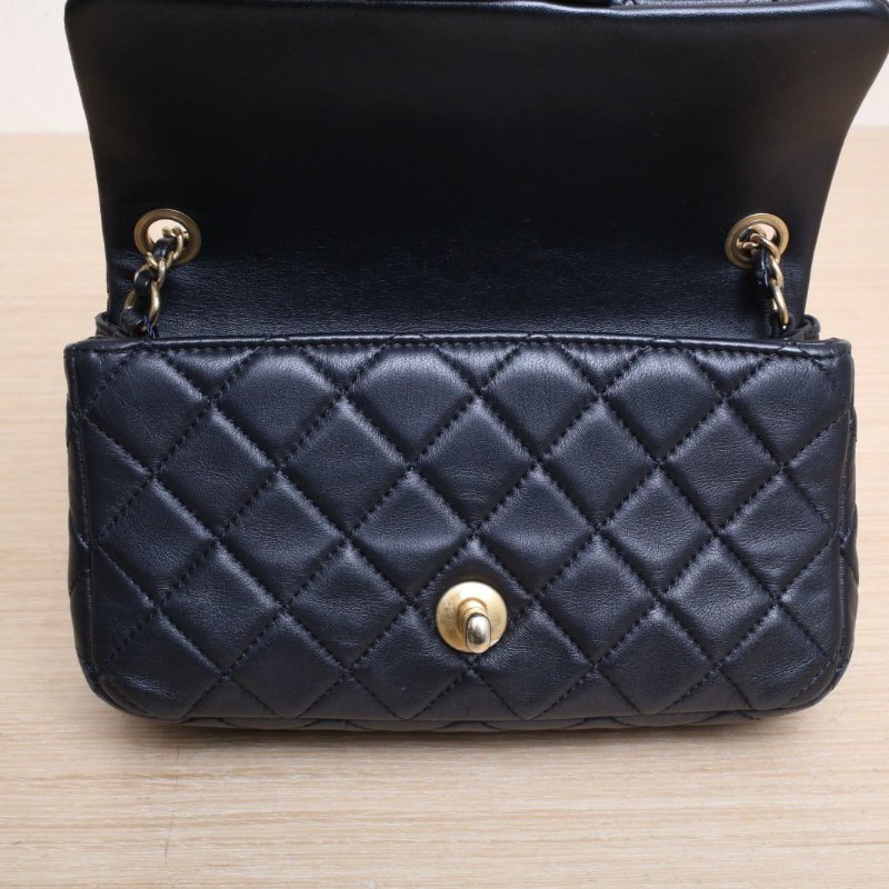 CHANEL CF口蓋包大Mini黑色羊皮30開金扣金球調節扣肩背包-3