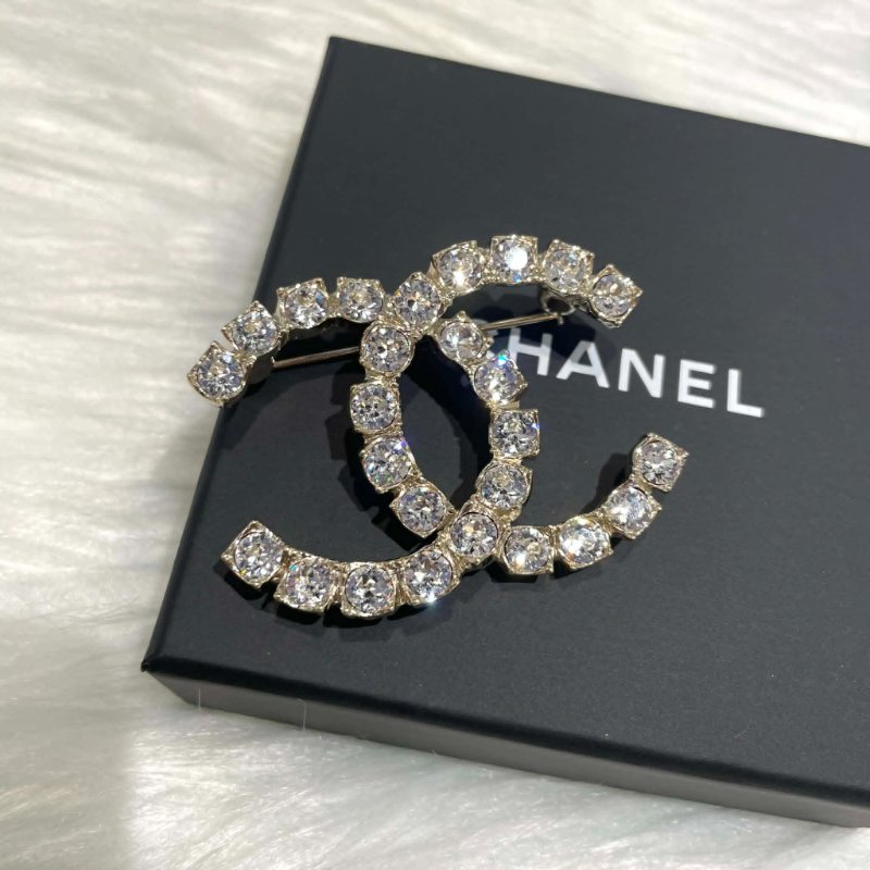 CHANEL 大水鑽雙C胸針-2