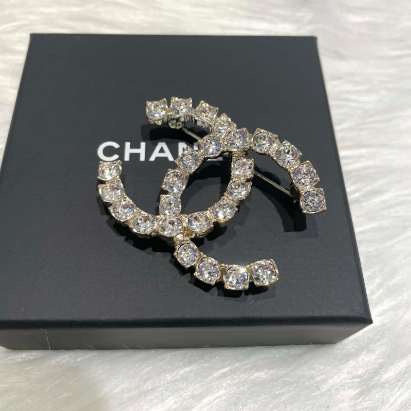 CHANEL 大水鑽雙C胸針-3