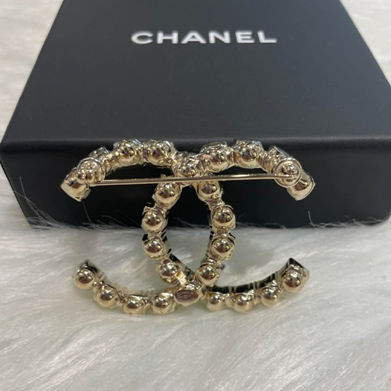 CHANEL 大水鑽雙C胸針-4