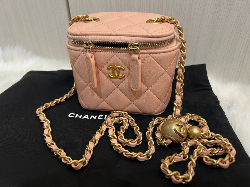 Chanel 粉色 小金球 調節釦 方盒子（全新收藏品）-1