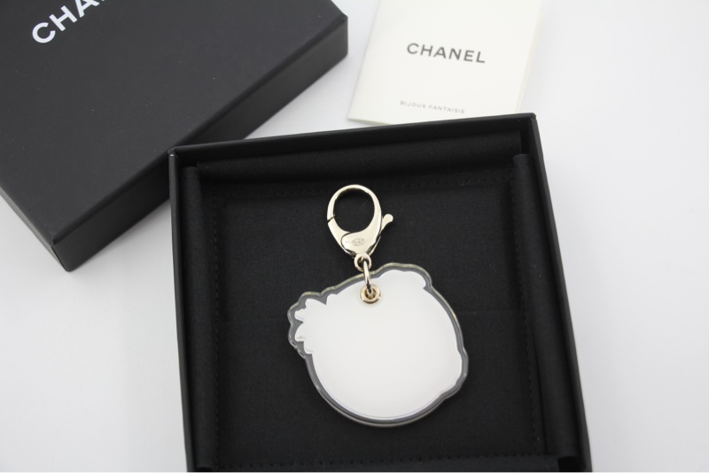 Chanel D24C 樹脂度假系列粉色跑車手袋掛飾-4