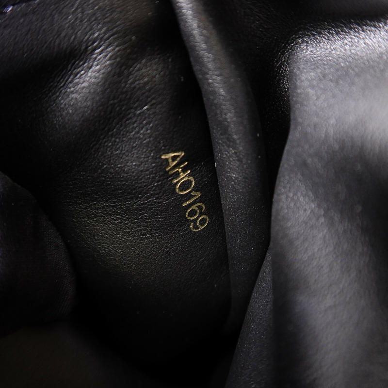 LOUIS VUITTON Taurillon Capucines MM手挽肩背兩用袋-8