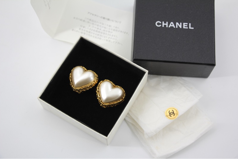 Chanel Vintage 2-8 仿珍珠鍍金桃心耳環-1