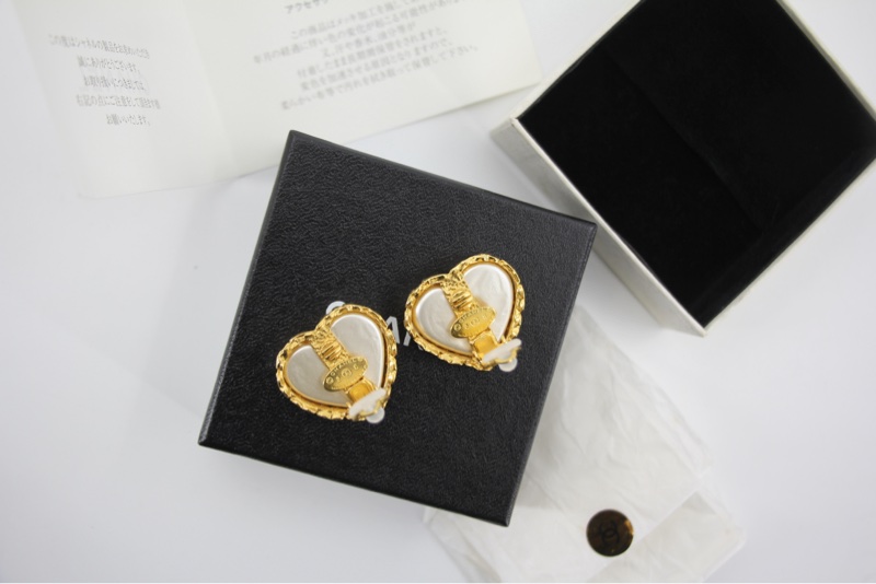 Chanel Vintage 2-8 仿珍珠鍍金桃心耳環-3