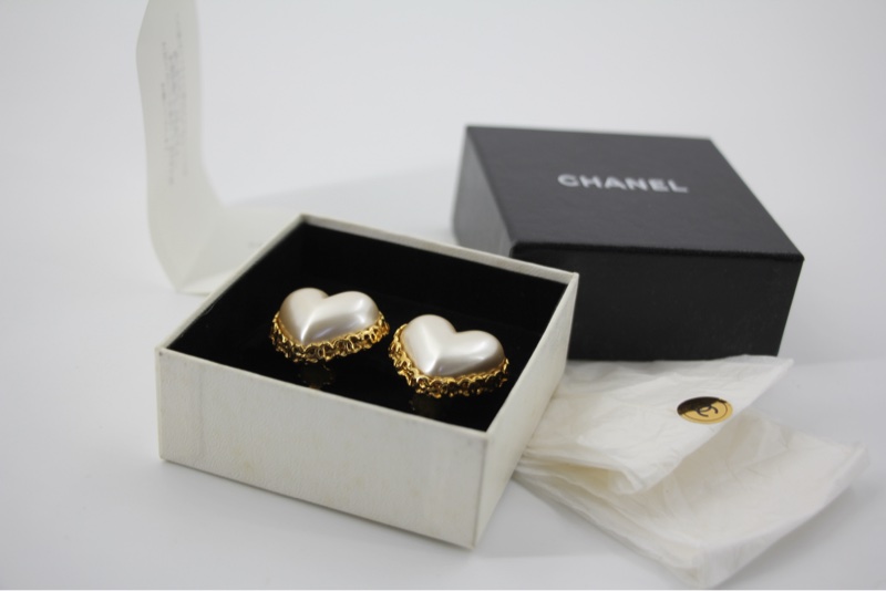 Chanel Vintage 2-8 仿珍珠鍍金桃心耳環-8