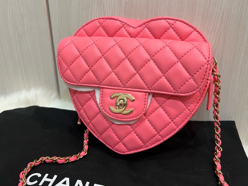 Chanel 芯片款粉色愛心包大號（全新收藏品）-1
