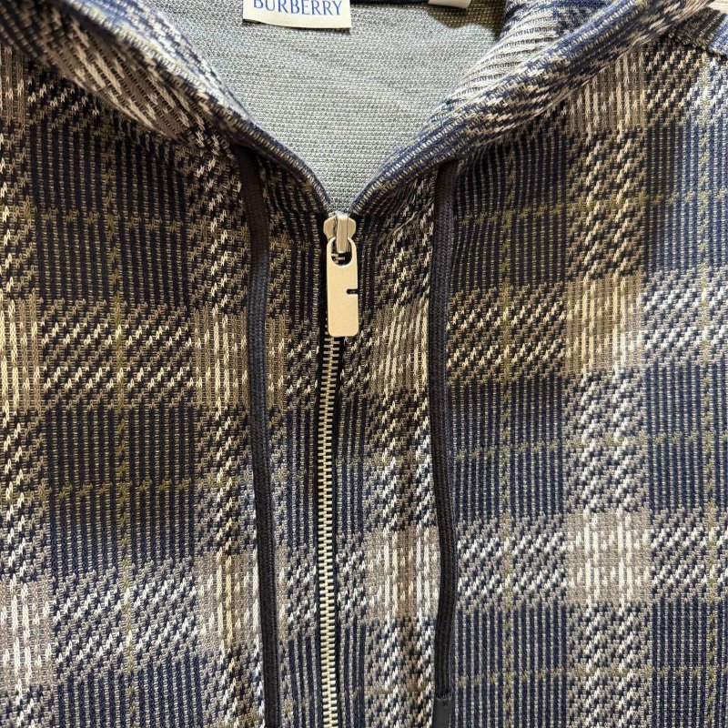 💎Han's house精品服飾💎Burberry 刺繡 連帽 外套 男女共穿 葡萄牙製 原價33300-1