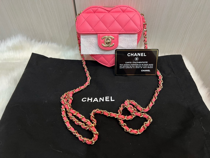 Chanel 粉色愛心包小號（全新收藏品）-0