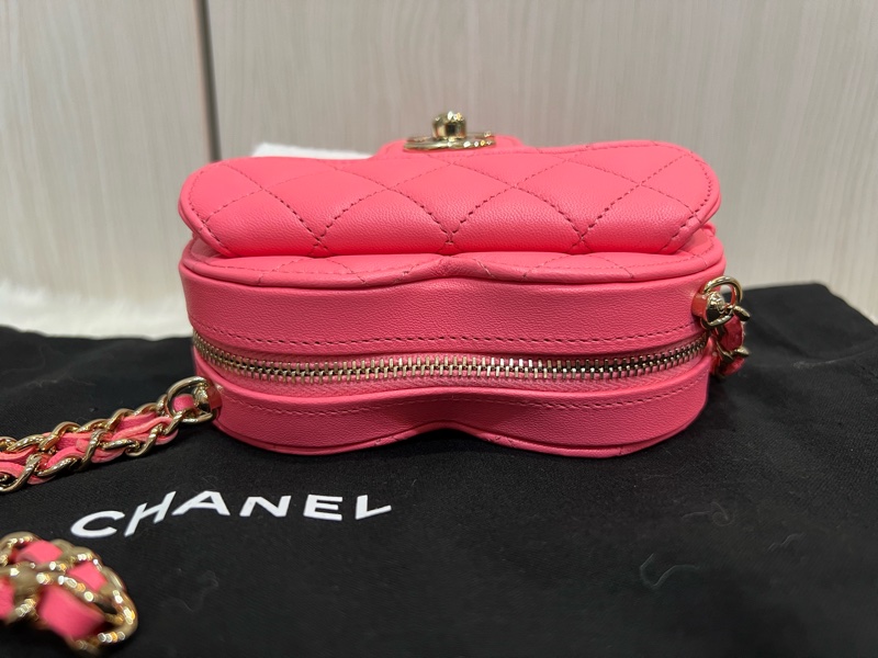 Chanel 粉色愛心包小號（全新收藏品）-2