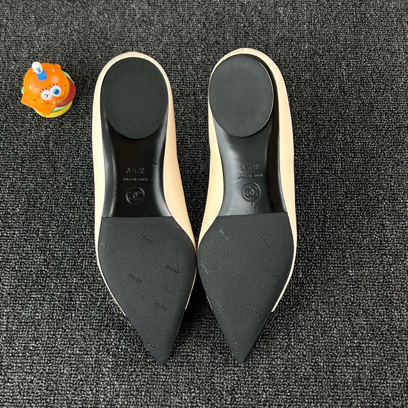 Chanel香奈兒拼色低跟鞋 尺碼：37.5 已貼底 🧡-5