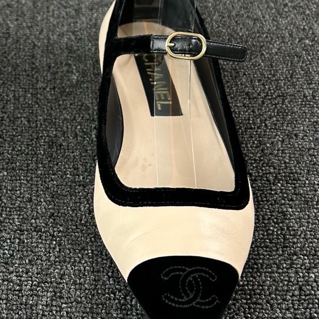 Chanel香奈兒拼色低跟鞋 尺碼：37.5 已貼底 🧡-7