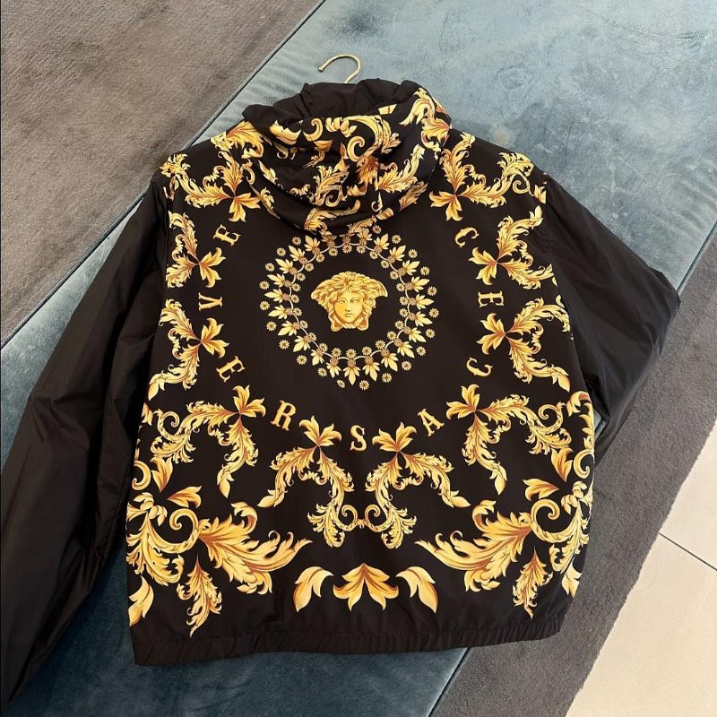 💎Han's house精品服飾💎 VERSACE 凡賽斯 頂級黑牌 風衣 連帽 外套-1