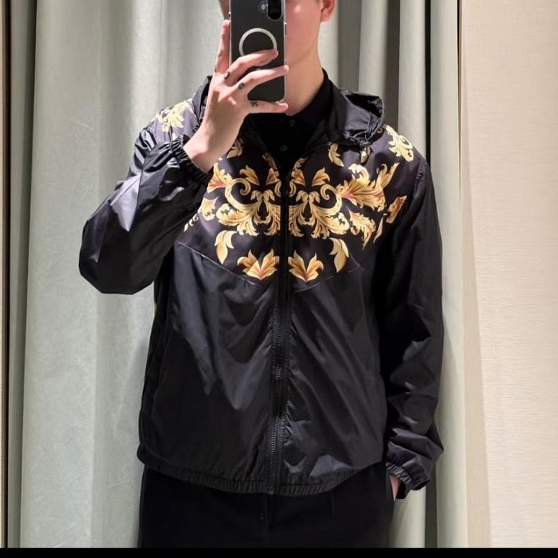 💎Han's house精品服飾💎 VERSACE 凡賽斯 頂級黑牌 風衣 連帽 外套-2