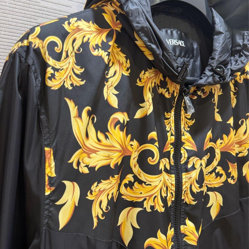 💎Han's house精品服飾💎 VERSACE 凡賽斯 頂級黑牌 風衣 連帽 外套-6