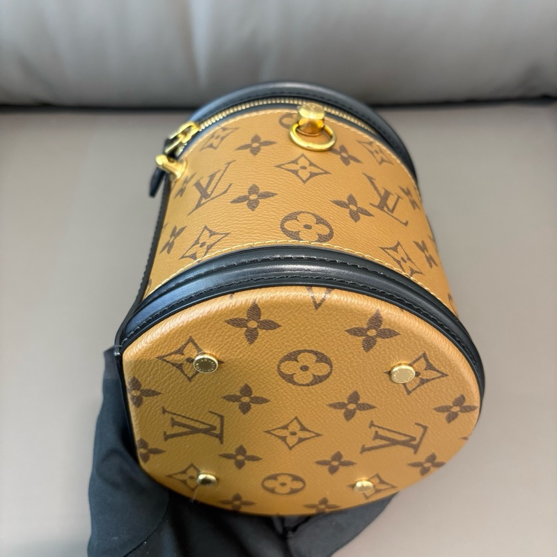 LV/路易威登 焦糖老花发财桶圆筒包 附件：肩带锁具-6