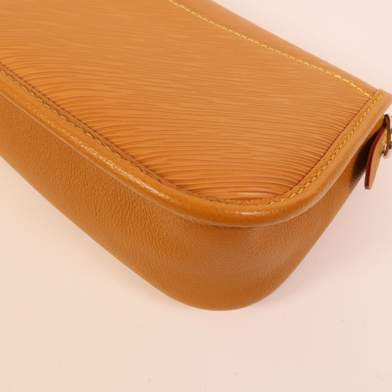 LOUIS VUITTON Epi Buci銀扣肩背袋棕色-12