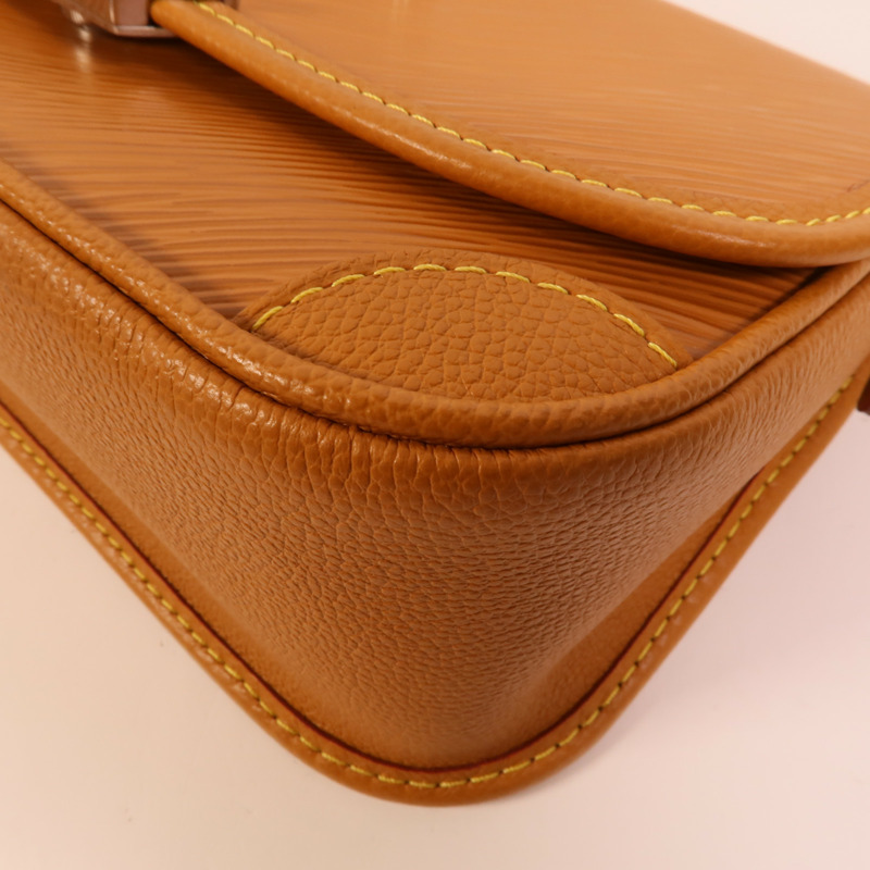 LOUIS VUITTON Epi Buci銀扣肩背袋棕色-13
