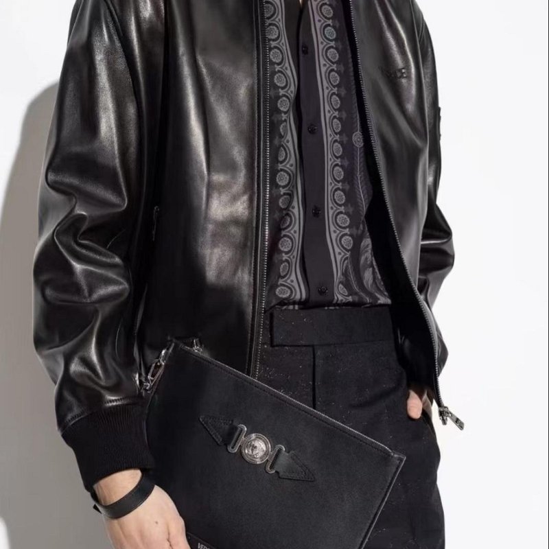 💎Han's house精品服飾💎VERSACE 凡賽斯 女神頭 頂級黑牌 手拿包 現貨 原價 30500-5