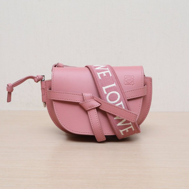 LOEWE Gate馬鞍斜跨包MINIDual寬肩帶粉色牛皮肩背包-1