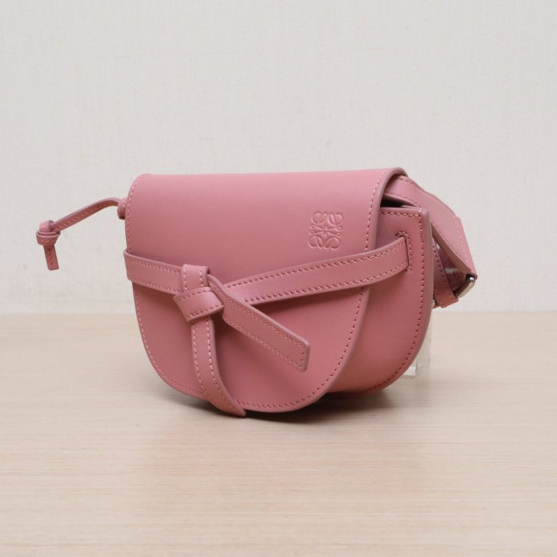 LOEWE Gate馬鞍斜跨包MINIDual寬肩帶粉色牛皮肩背包-3